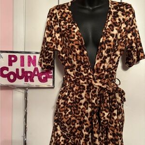 Leopard Print V-Neck Shorts Jumper(New)